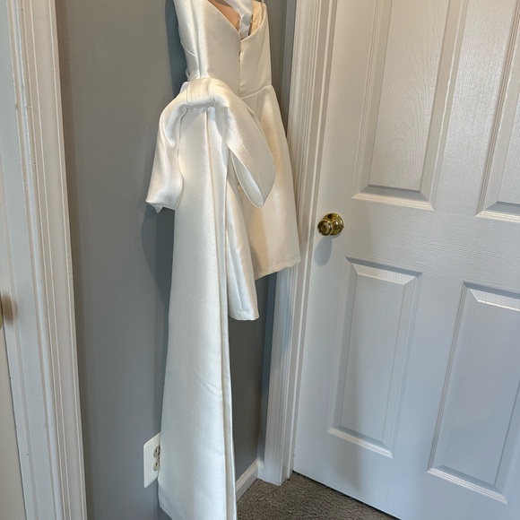 Jenny Yoo Winnie - Strapless Ivory Dress with Bow - Picture 7 of 13